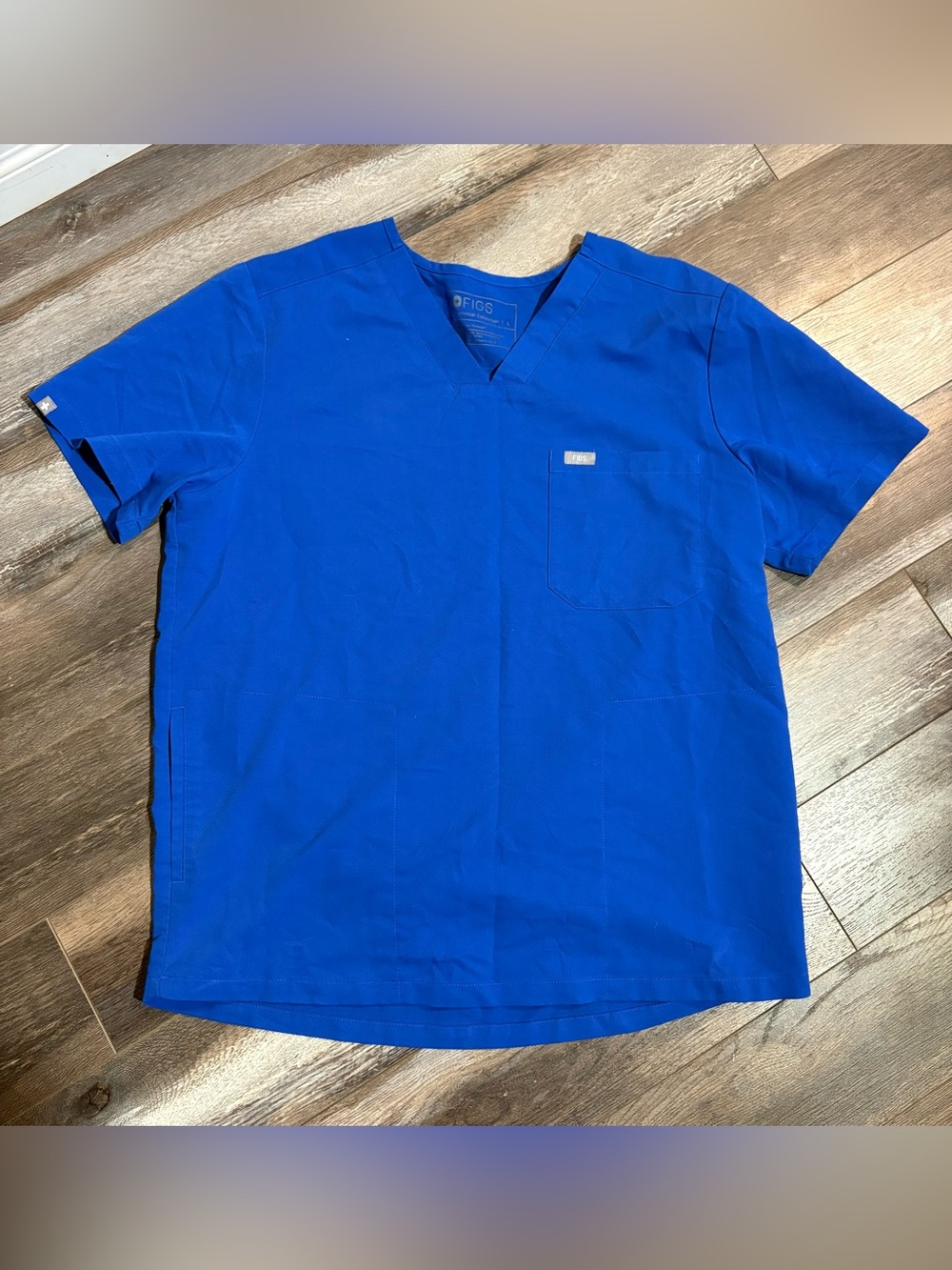 FIGS Chisec Three-Pocket Scrub Top L